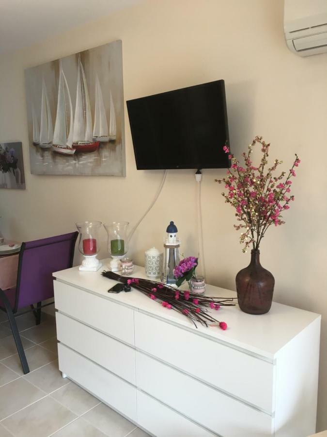Lovely Appartments Lygia Korinthias Ligia  Exterior photo